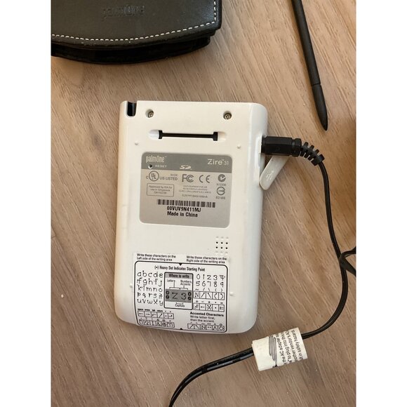 PalmOne Zire 31 Handheld PDA With Stylus Case Charger & Desktop Software CD - Picture 3 of 4